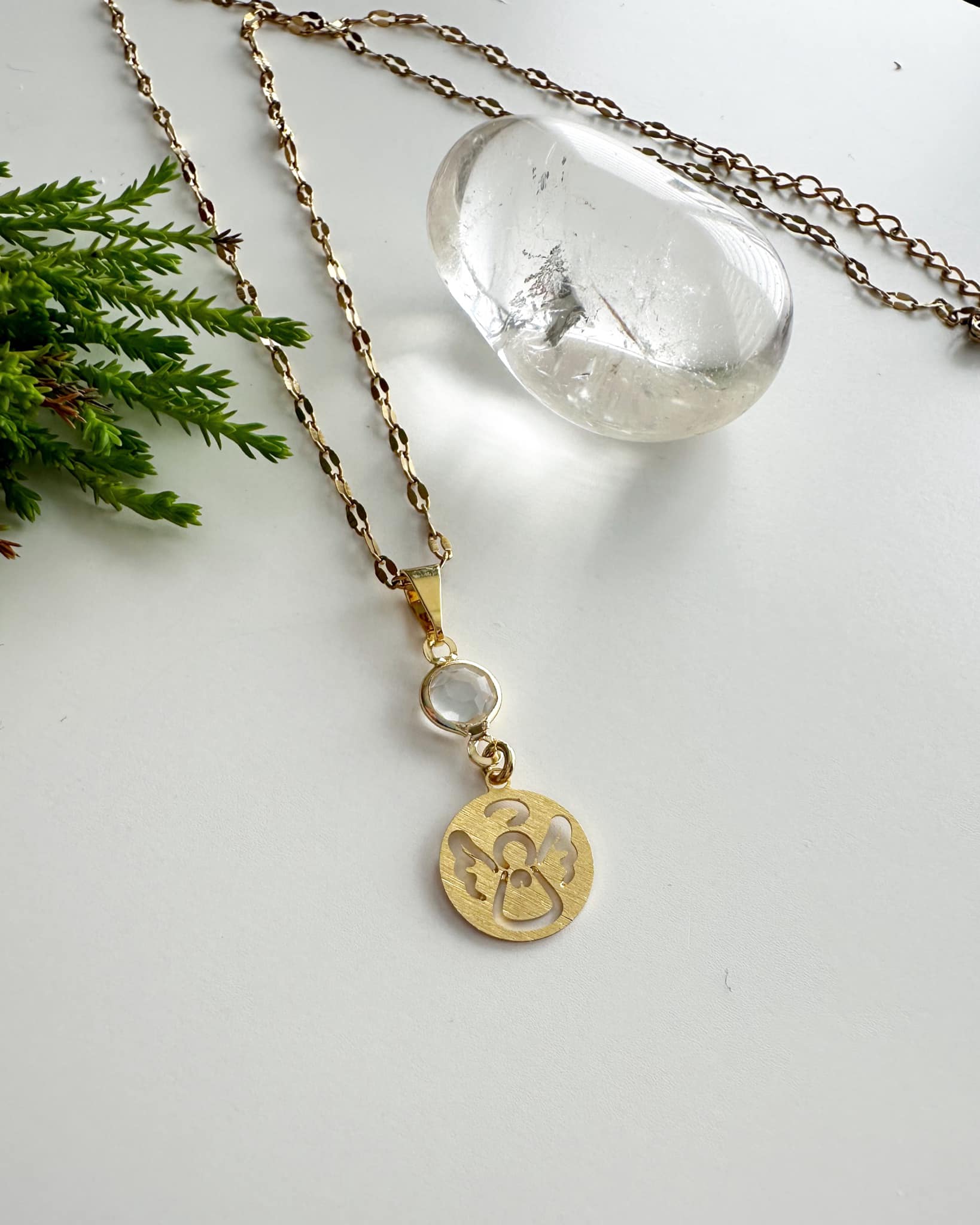 Collar Angel de la guarda con punto de luz. Incluye mensaje especial y packing para regalo