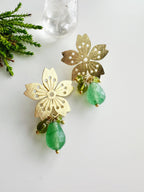 Aros florales XL en mix de piedras naturales verdosas. Incluye Packing para regalo