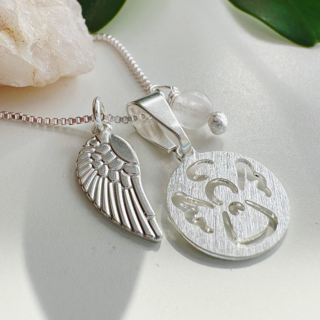 Collar Ángel de la guarda en Cuarzo Rosa. Incluye packing para regalo y mensaje especial