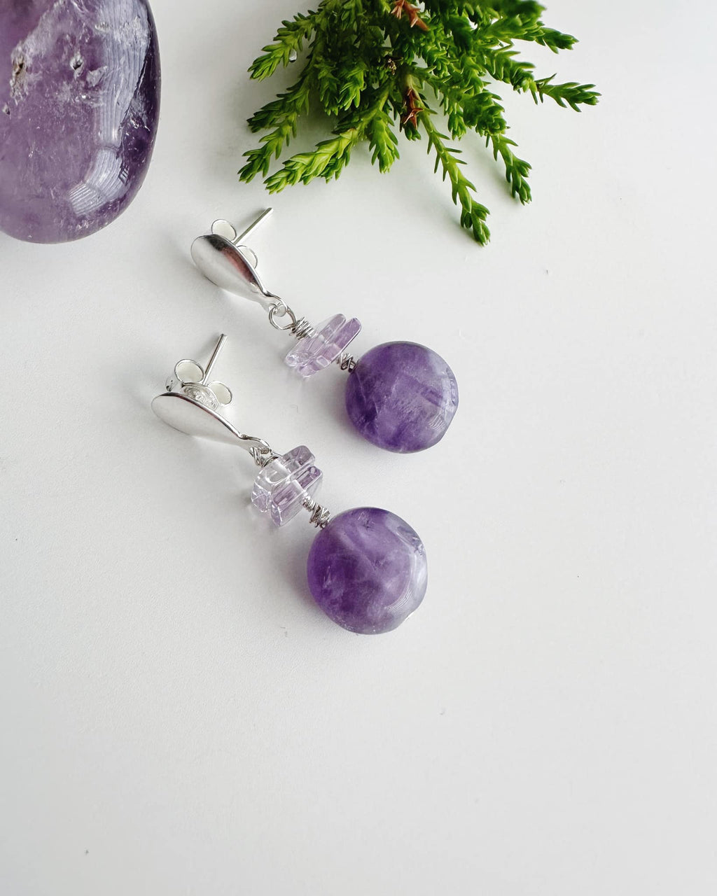 Aros de Plata con piedras Amatista. Incluye significado de la piedra y Packing para regalo