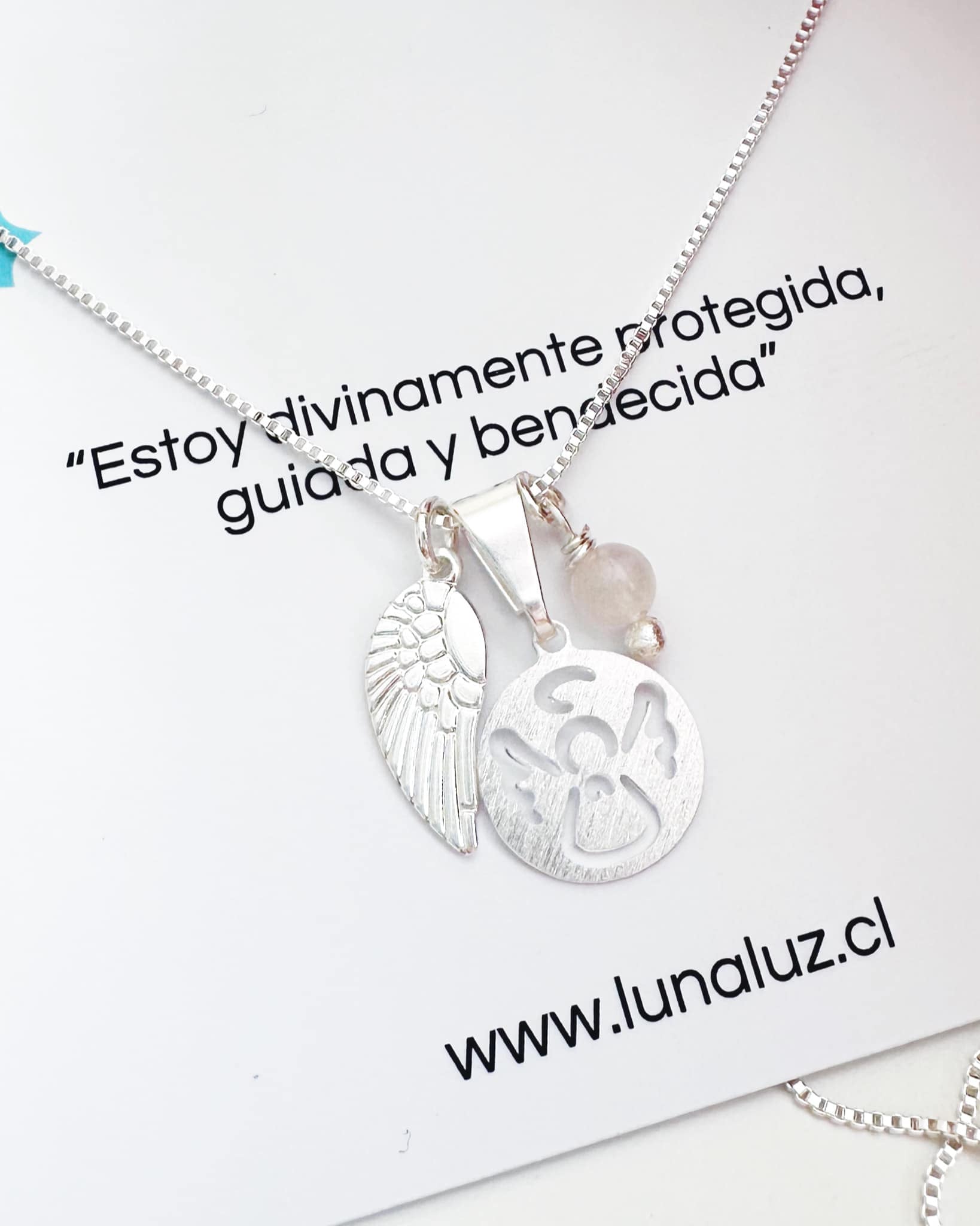 Collar Ángel de la guarda en Cuarzo Rosa. Incluye packing para regalo y mensaje especial