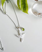 Collar silver Colibrí Peridoto. Incluye significado y packing para regalo