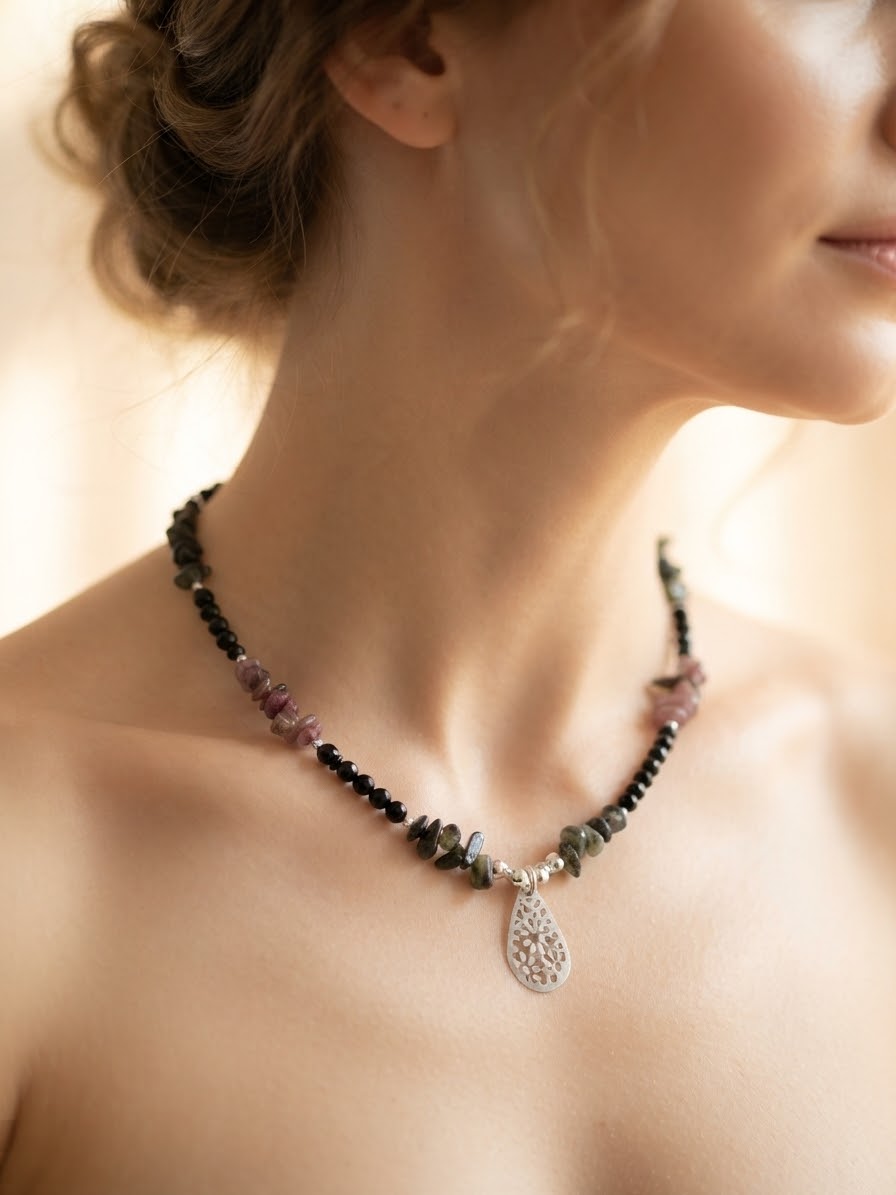 Collar “Armonía y Protección “ de turmalinas en 3 tonalidades. Enchape de Plata 950