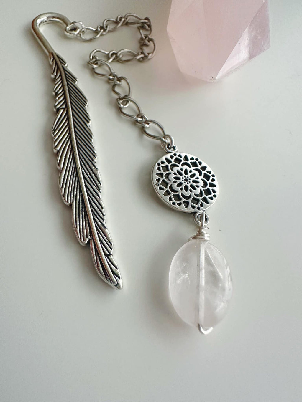 Marcador de Libro piedra Cuarzo Rosa. Incluye significado de la piedra y Packing para regalo (Copia)