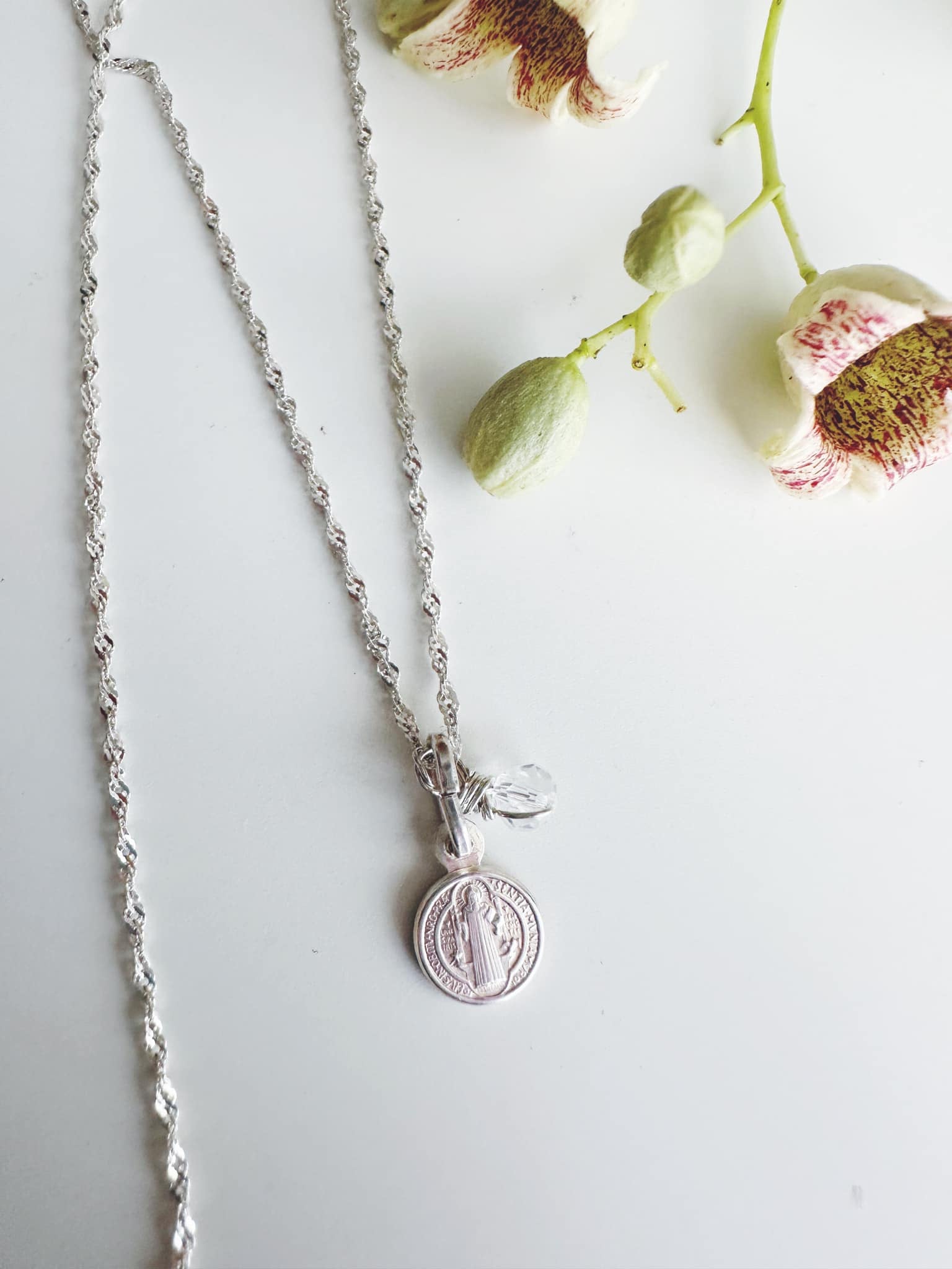 Collar de Plata 925 San Benito. Incluye packing para regalo.