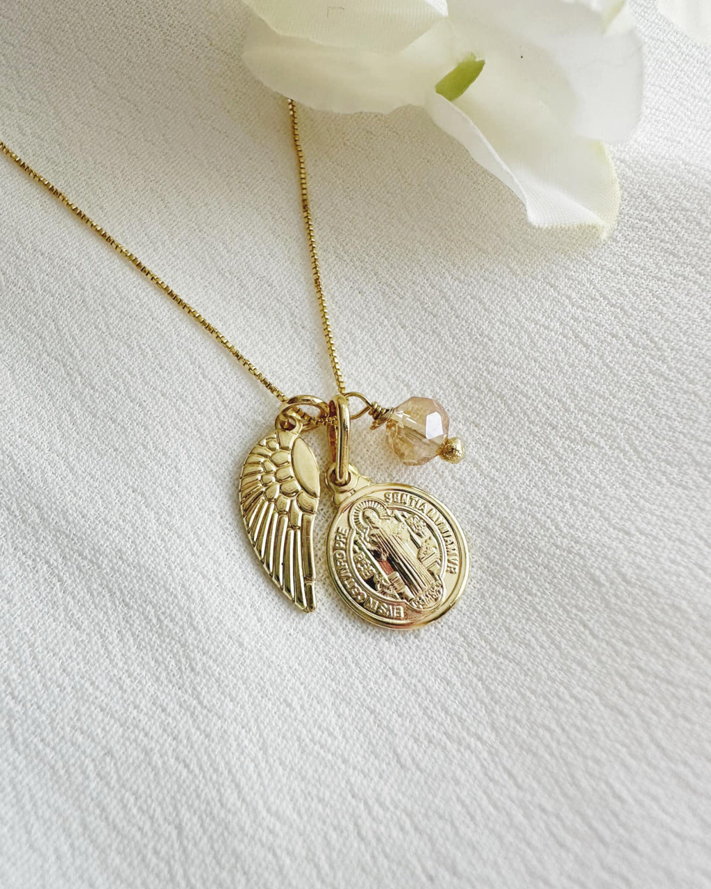 Collar de protección Luz de San Benito . Incluye mensaje especial y packing para regalo