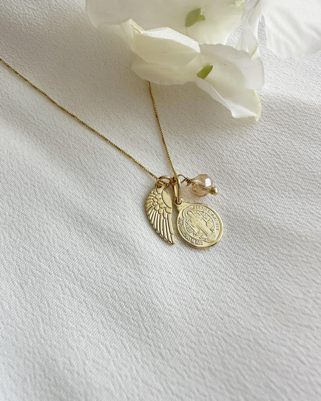 Collar de protección Luz de San Benito . Incluye mensaje especial y packing para regalo