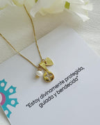 Collar cruz de Cristo en circones y perlita natural. Incluye mensaje especial y packing para regalo