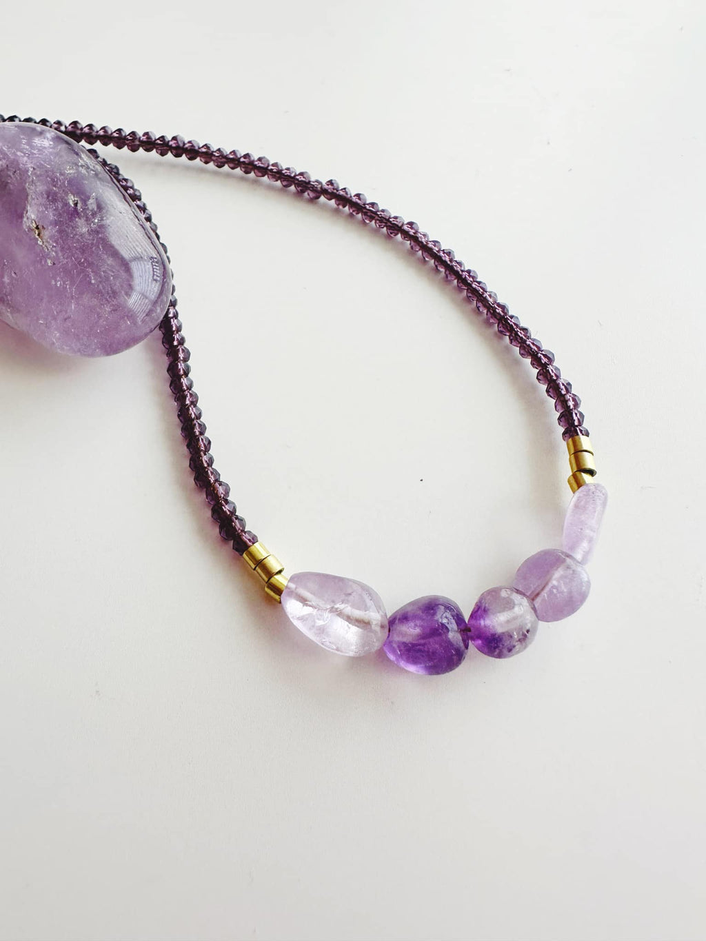 Collar de piedras Amatista. Incluye significado de la piedra y packing para regalo