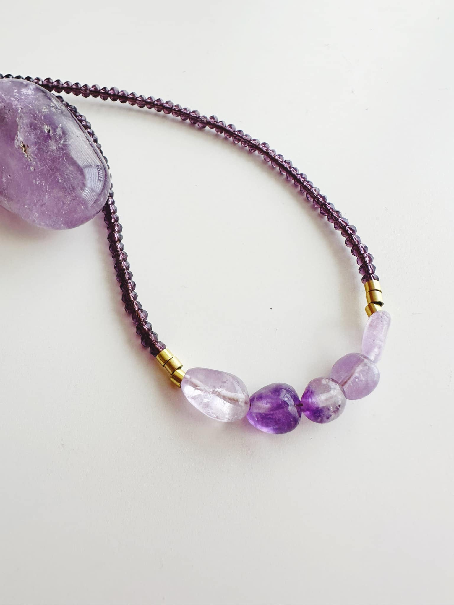 Collar de piedras Amatista. Incluye significado de la piedra y packing para regalo