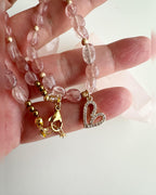 Collar Corazon de luz y piedras Cuarzo Rosa frutilla. Incluye significado de su piedra y Packing para regalo