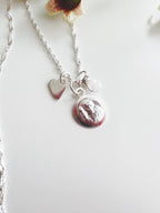 Collar de Plata 925 San Benito con perlita de Cuarzo Rosa. Incluye packing para regalo.