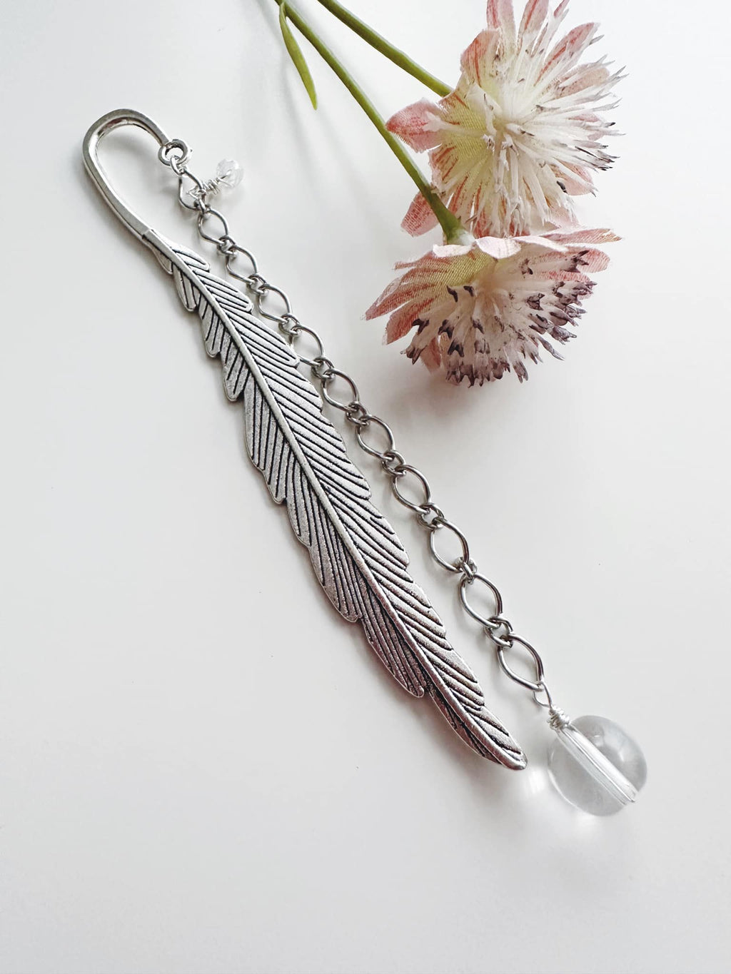 Marcador de Libro piedra Cuarzo Cristal. Incluye significado de la piedra y Packing para regalo