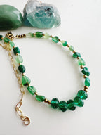 Collar "Alma en equilibrio" en piedra de  Ónix Verde. Enchape de Oro 18k