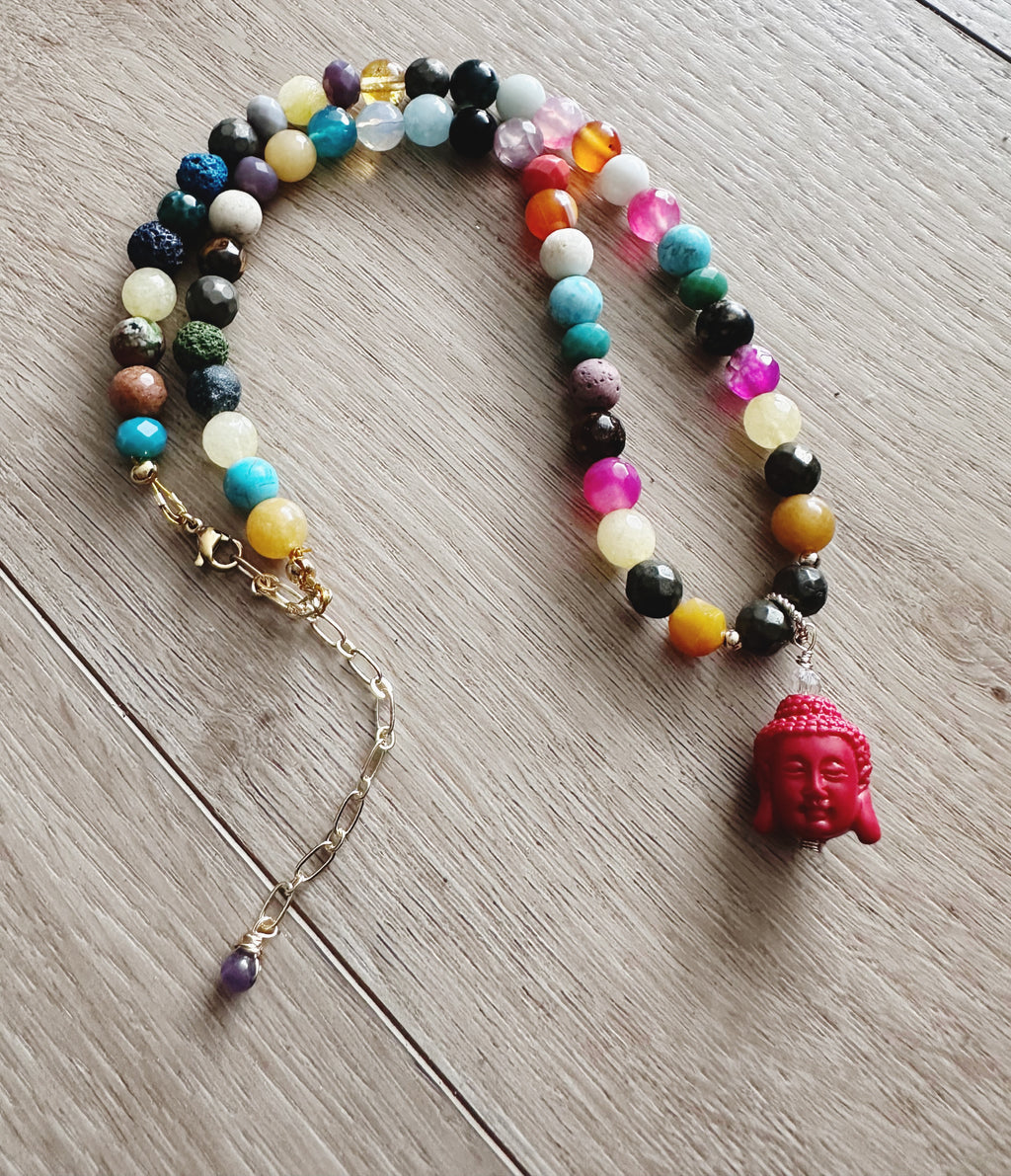 Collar "Jardin del alma" en piedras multicolores y colgante Buda