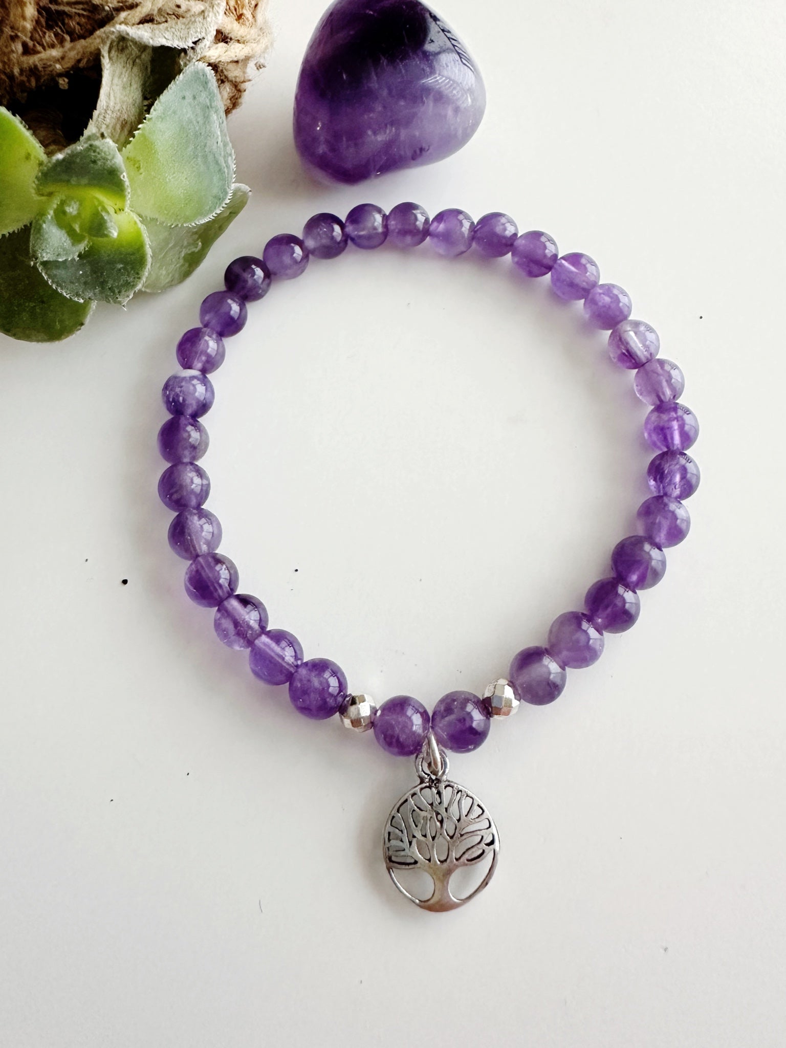 Pulsera de Plata 925 " Equilibrio Vital" en piedra Amatista y Árbol de la vida. Incluye significado de la piedra y packing para regalo