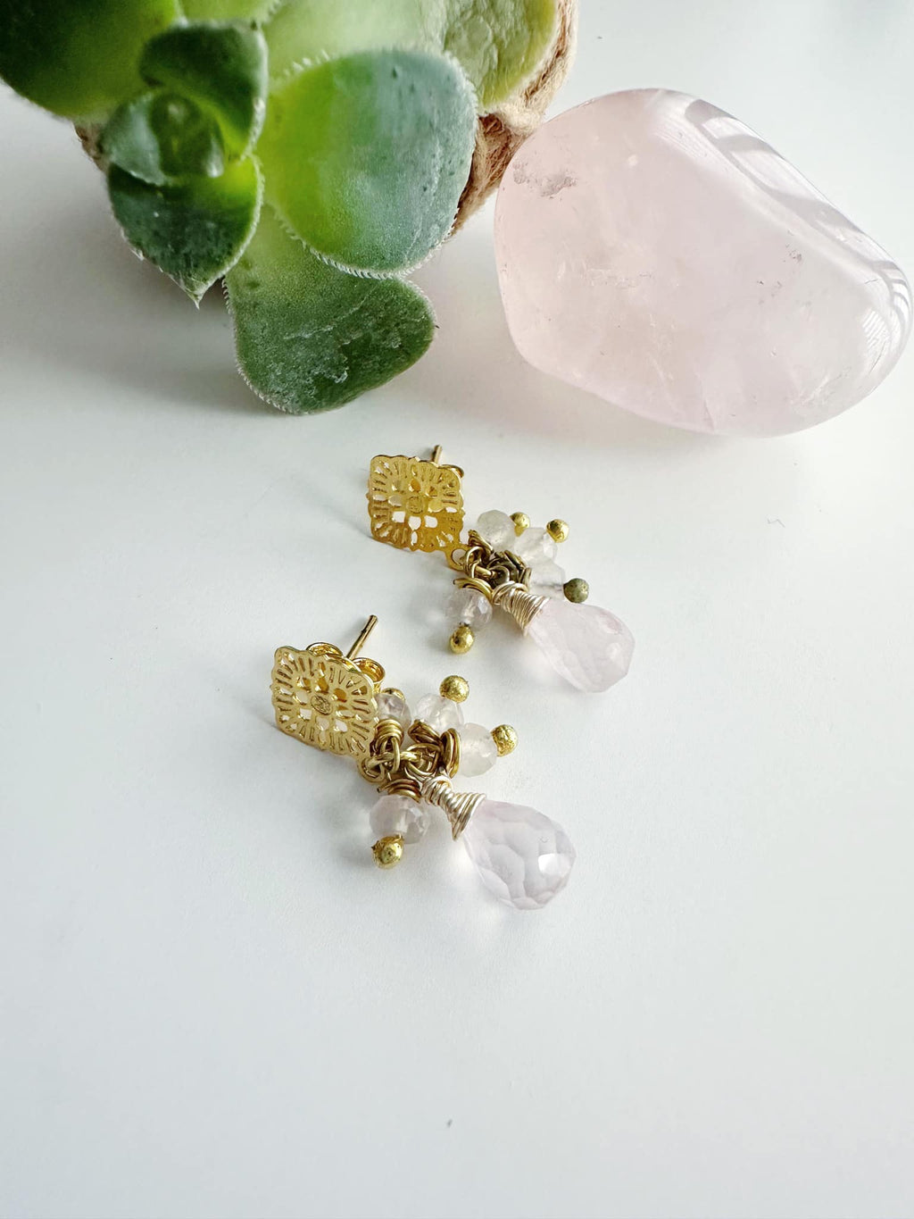 aros baño de oro y piedras naturales