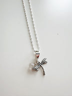Collar Libélula de Plata 925 con punto de luz. Incluye significado y viene listo para regalar