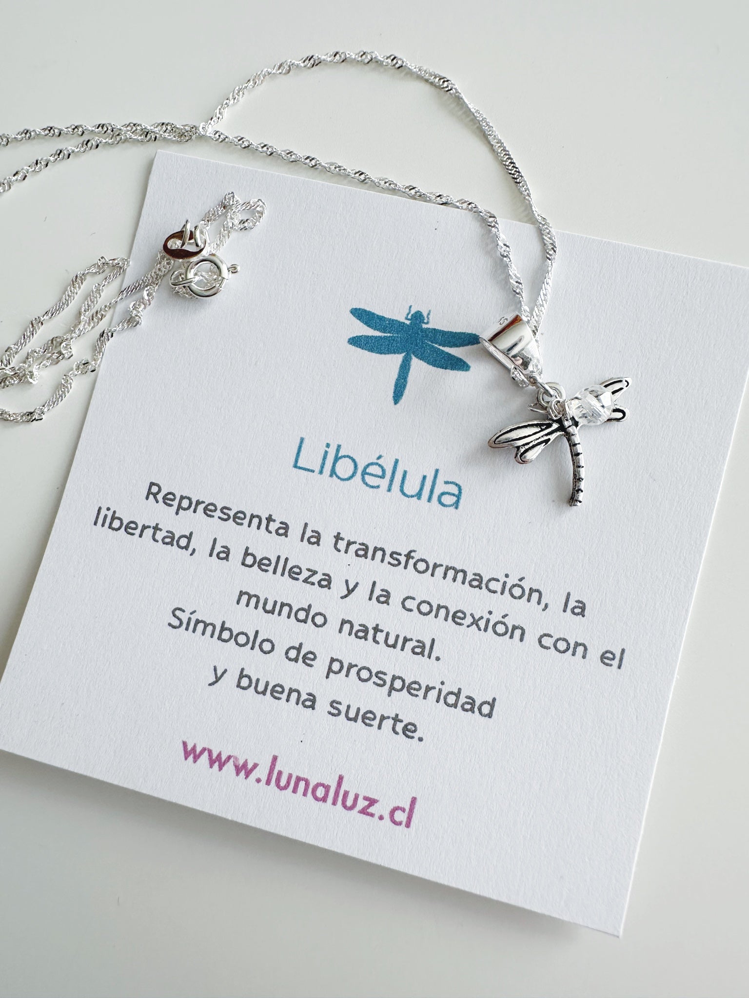 Collar Libélula de Plata 925 con punto de luz. Incluye significado y viene listo para regalar