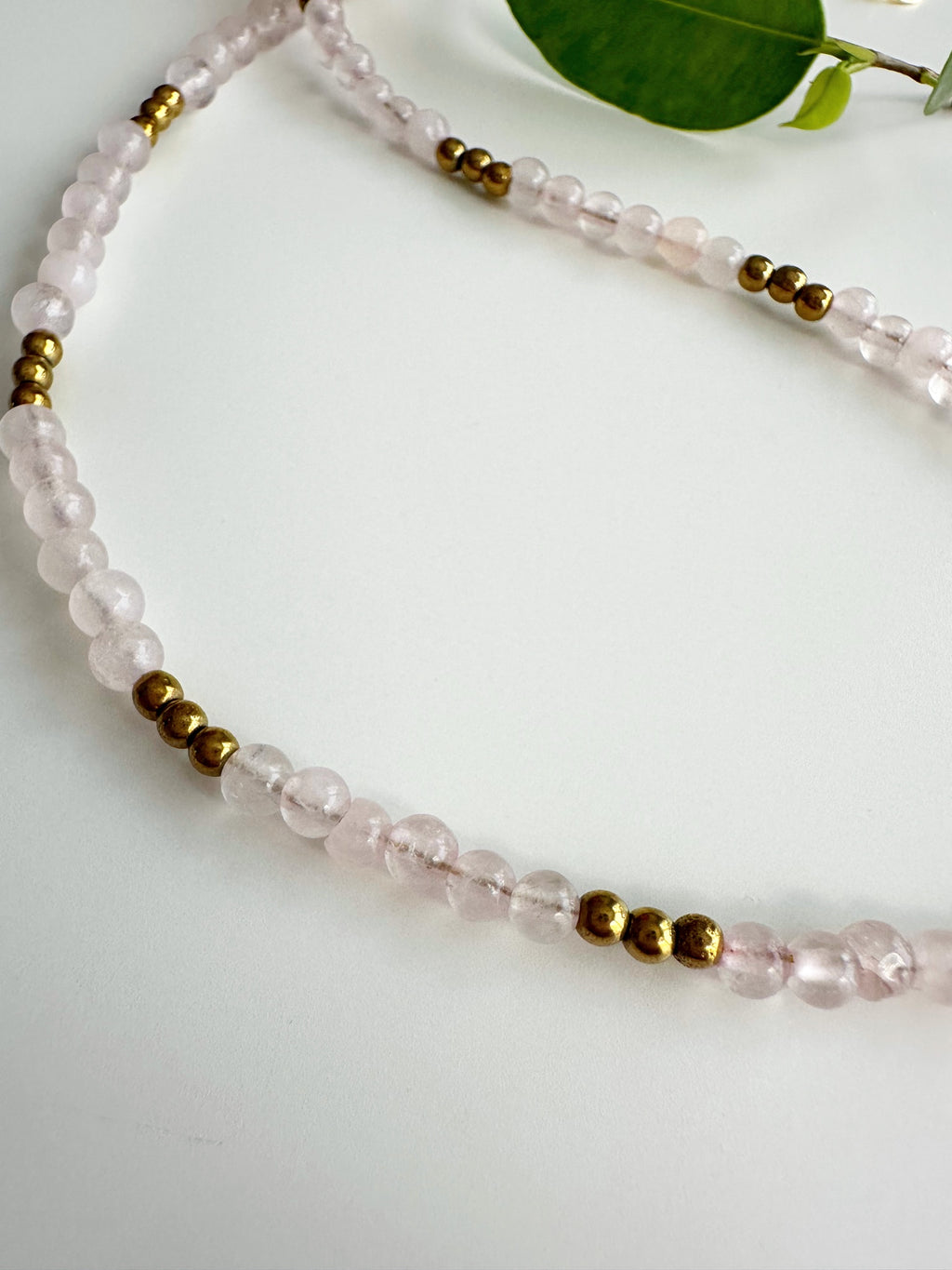 Collar "Amor, Calma y Energía del Corazón" en piedra de Cuarzo Rosa