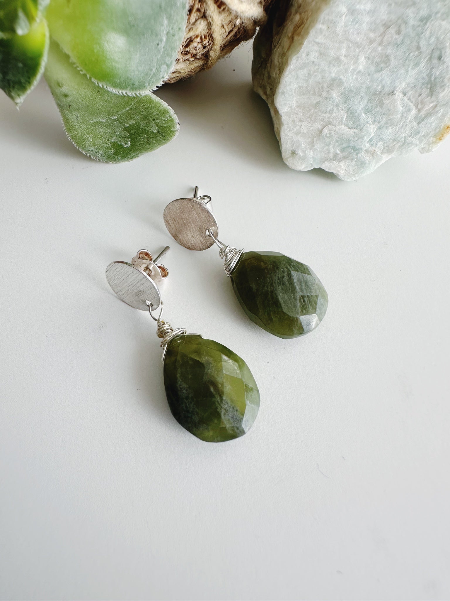 Aros de mujer Oferta piedra Verdosa. Baño de plata