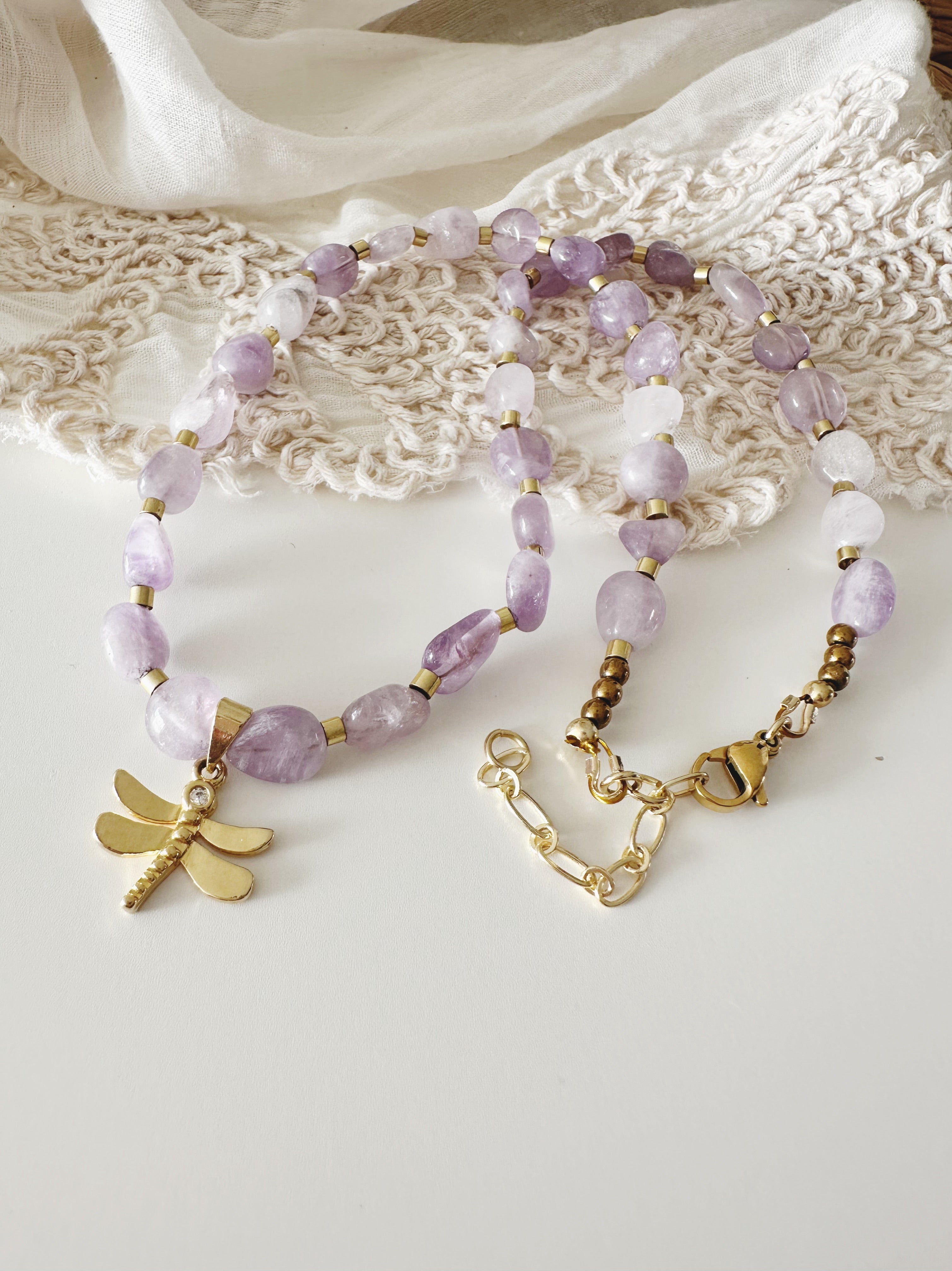 Collar Amatista “Libélula de Transformación”
