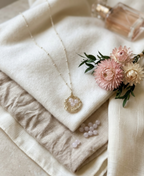 Collar Nido de Amor con Perlas de Cuarzo Rosa | Regalo para Mamá – Luna Luz