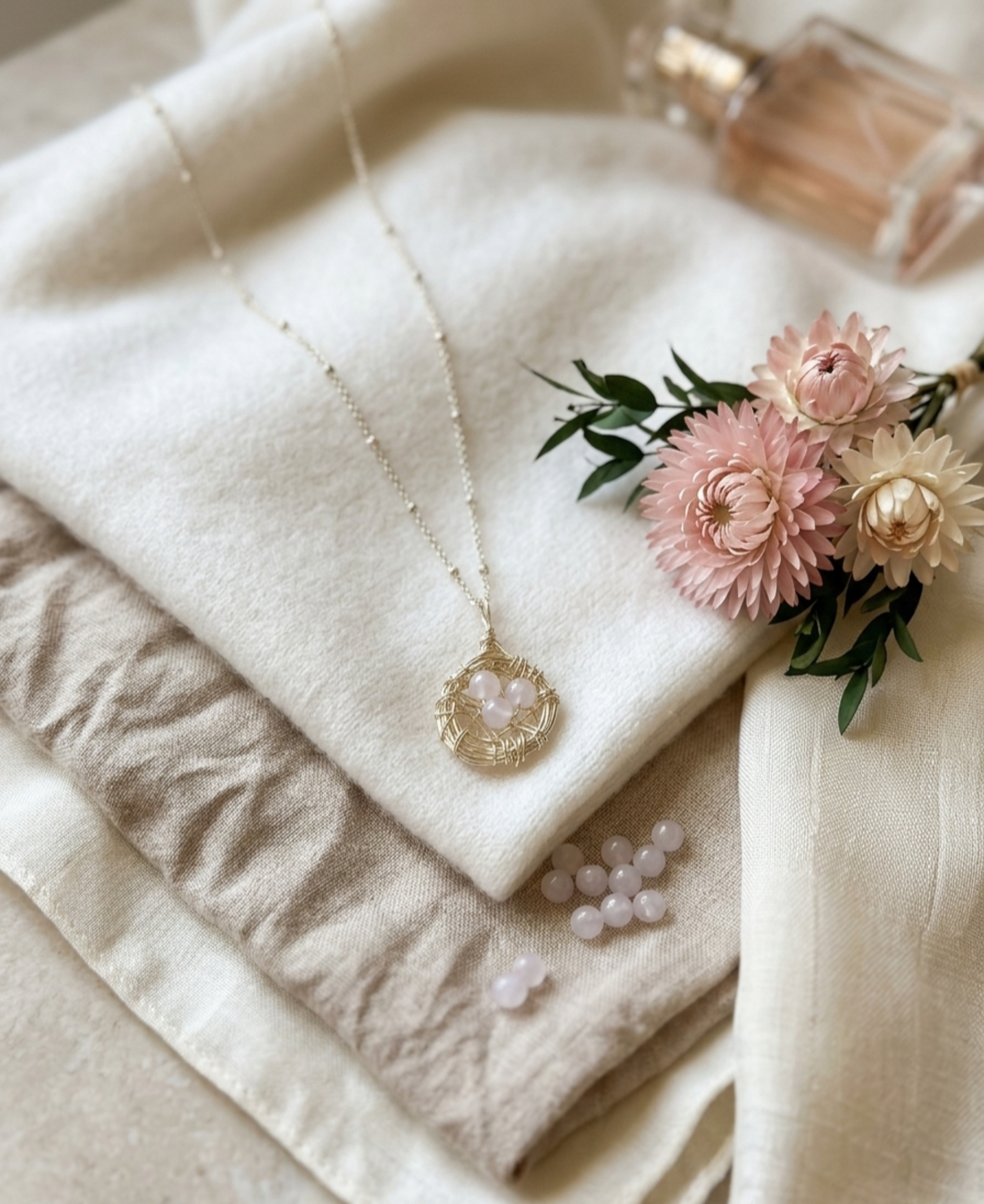 Collar Nido de Amor con Perlas de Cuarzo Rosa | Regalo para Mamá – Luna Luz