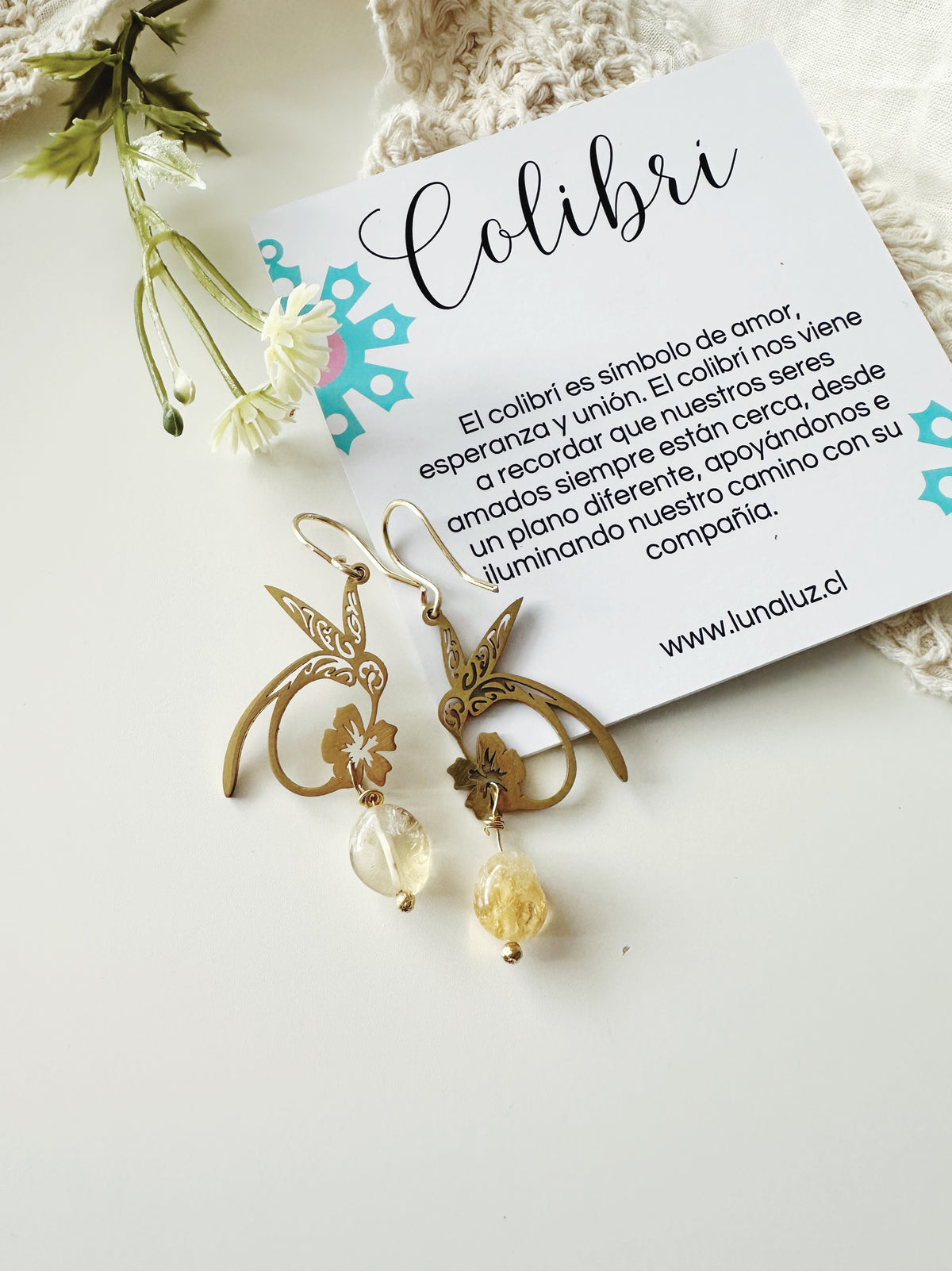 Aros de Colibrí con Piedra Cuarzo Citrino “Alegría que Vuela”. Baño de Oro 18k