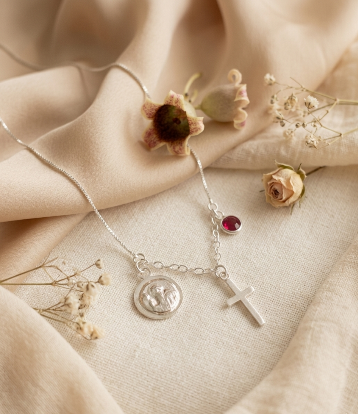 Collar “Protección Sagrada” con San benito y Cruz de cristo. PLATA 925
