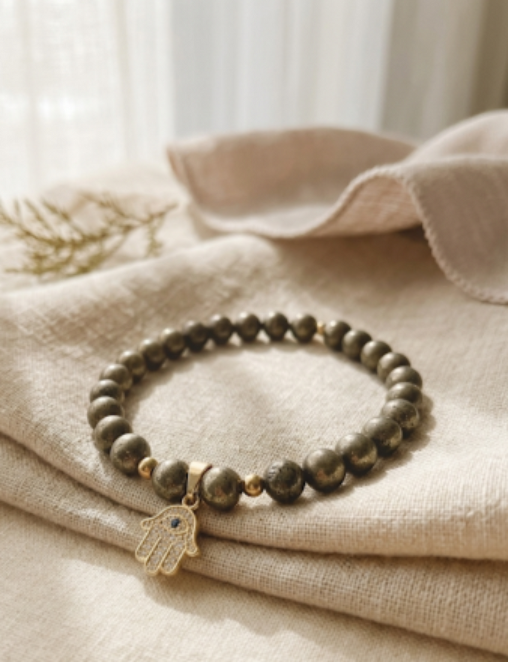Pulsera Mano de Fátima con piedra Pirita "Protección y Energía de Abundancia"
