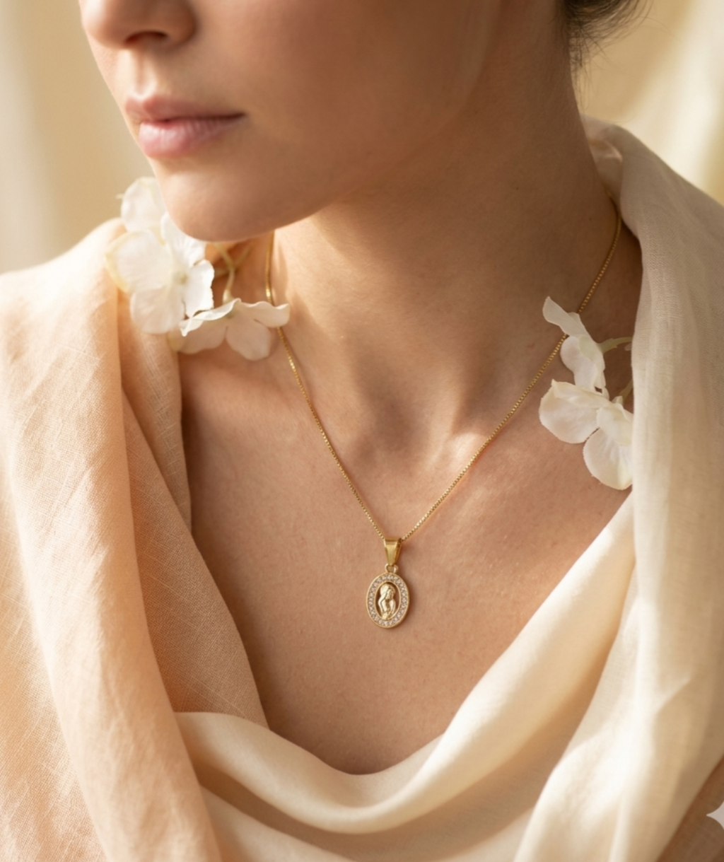 Collar Virgen Niña con Circones “Luz de Fe”