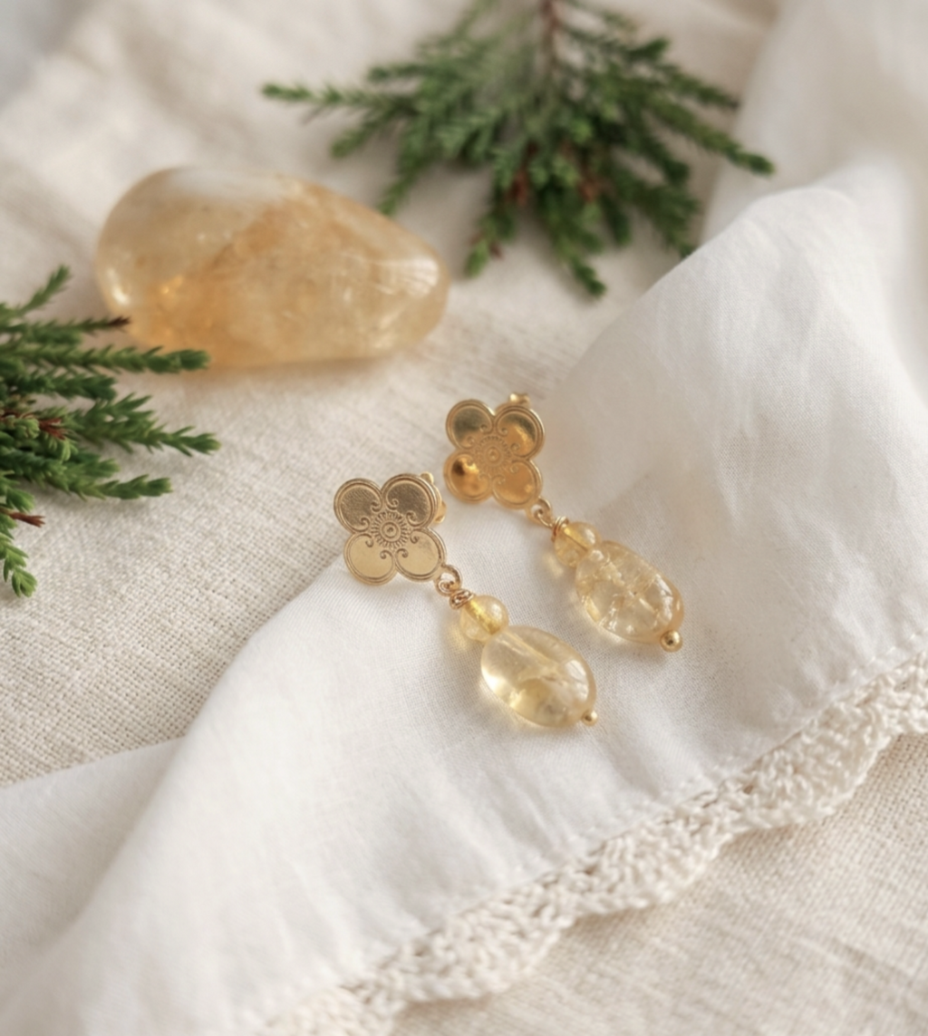 Aros de flor con piedra Cuarzo Citrino "Flor de Energía Solar"
