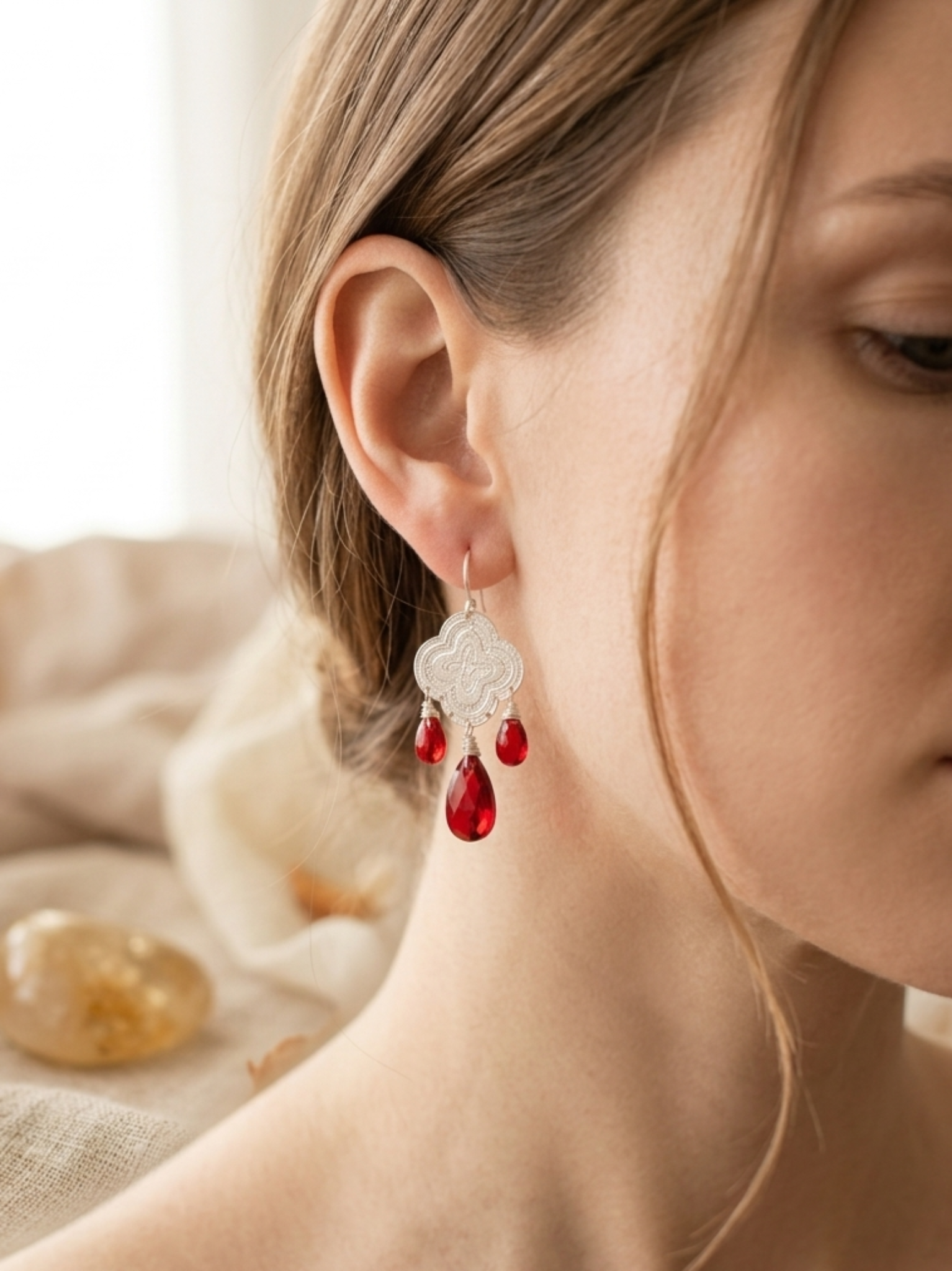 Aros con cristal rojo “Pasión”
