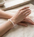 Pulsera Piedra Selenita con Colgante de Luna "Luz, Intuición y Calma Interior"