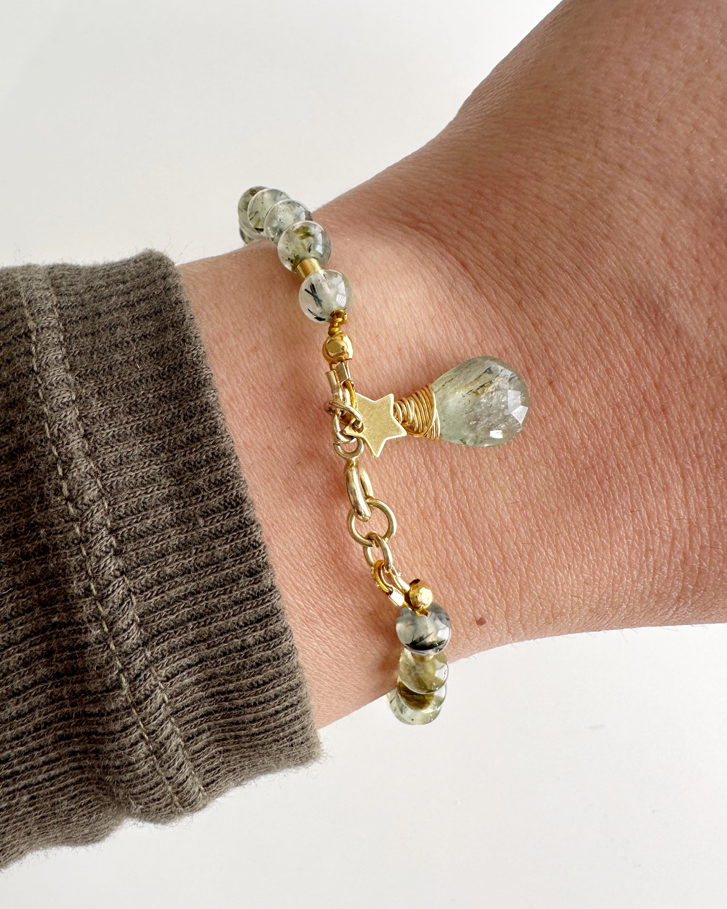 Pulsera piedra Prehnita. Incluye significado de su piedra y Packing para regalo