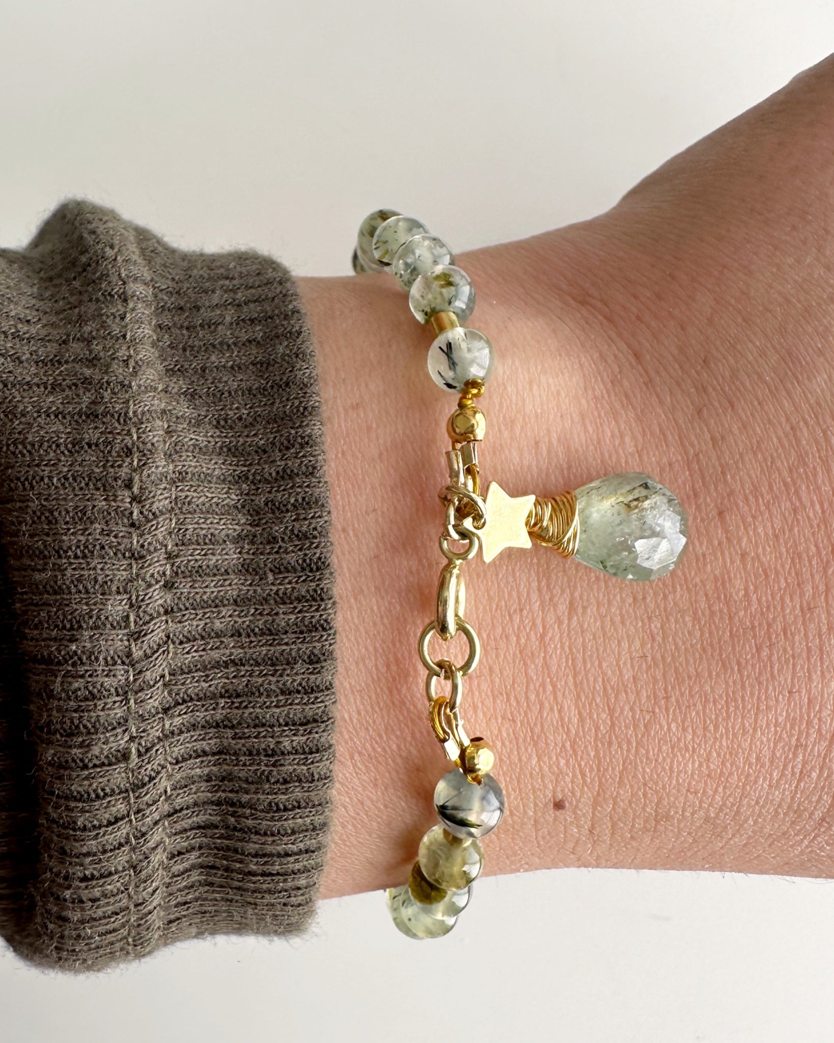 Pulsera piedra Prehnita. Incluye significado de su piedra y Packing para regalo