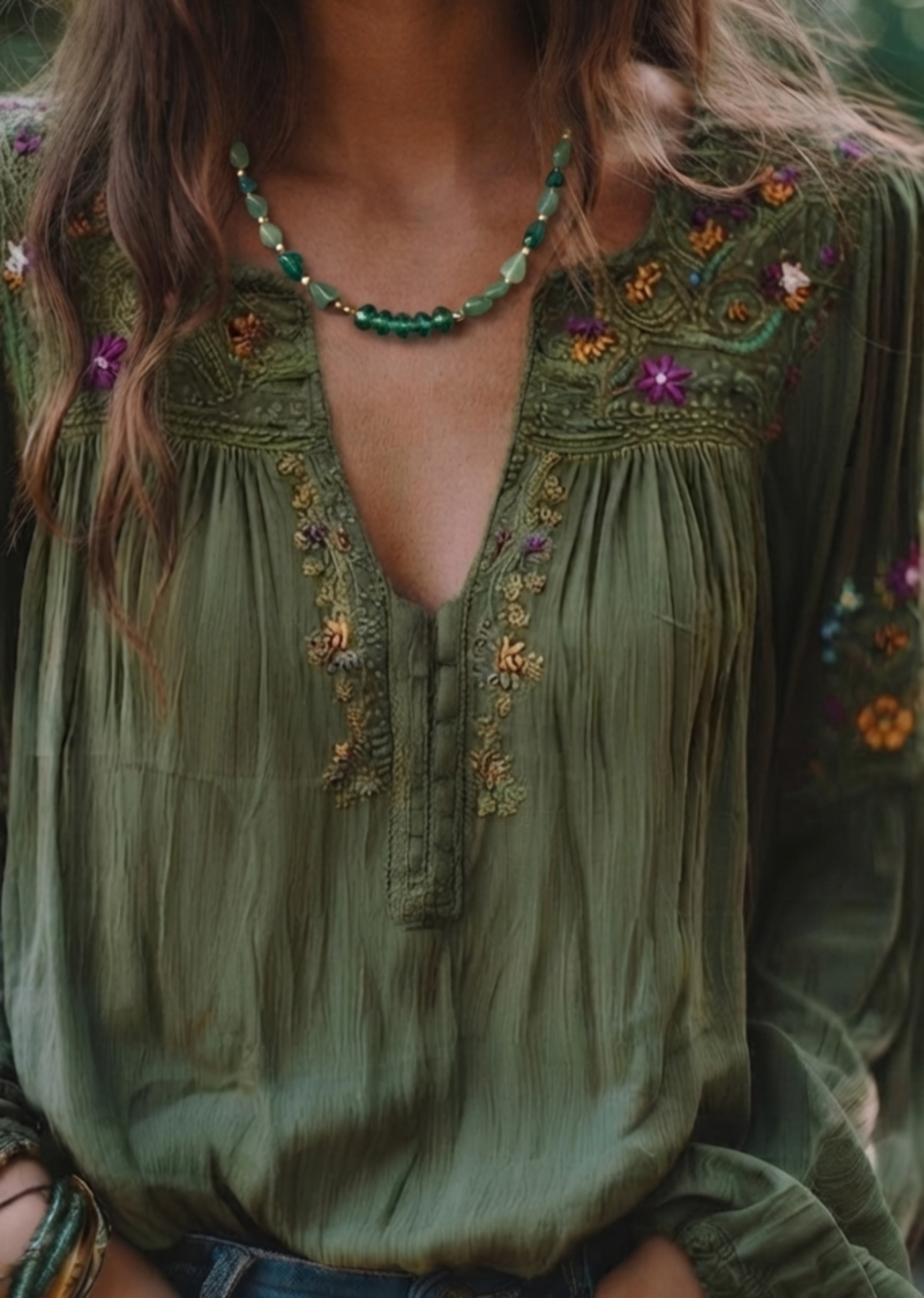 Collar "Alma en equilibrio" en piedra de  Ónix Verde. Enchape de Oro 18k