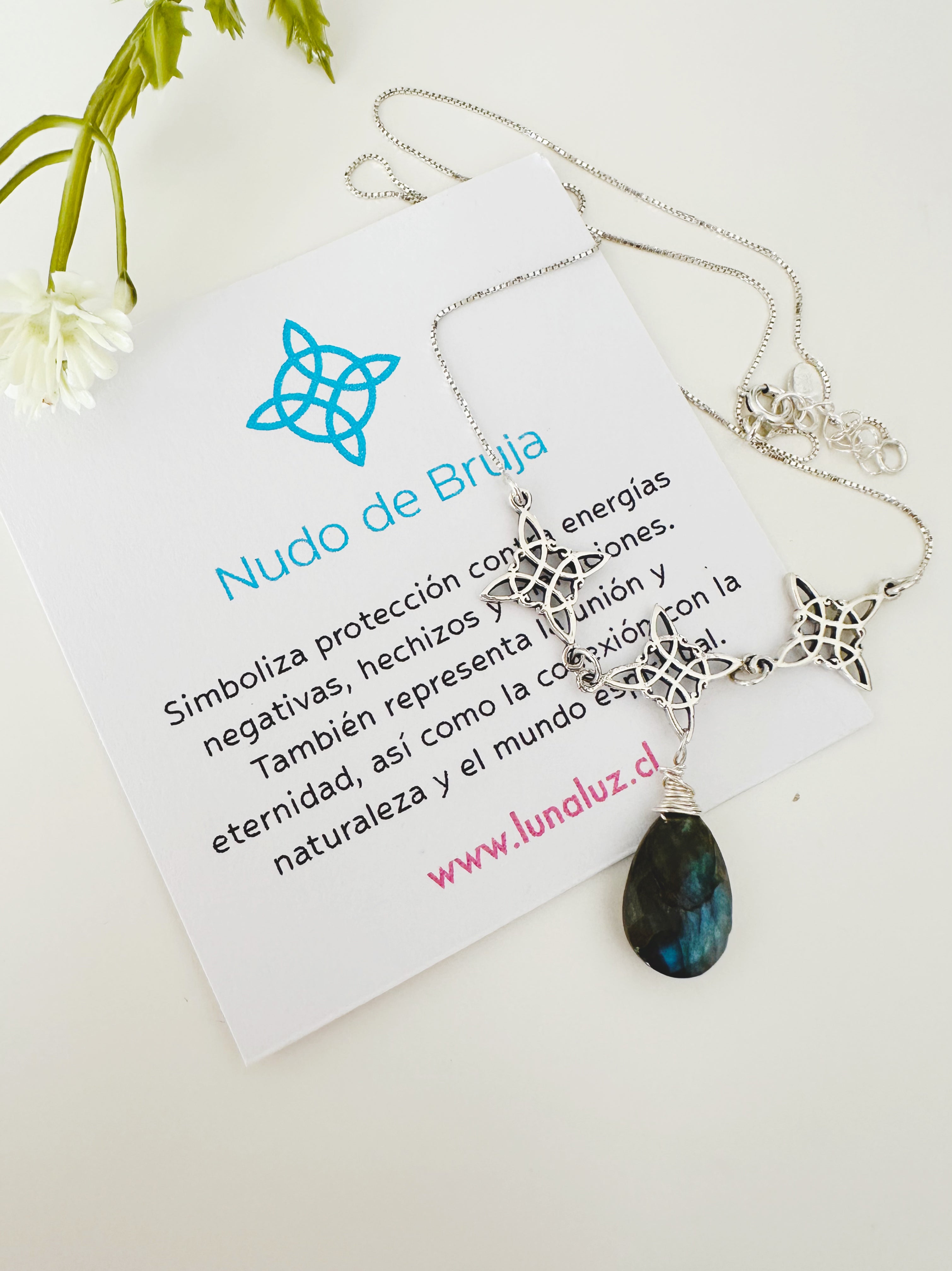 Collar "Protección Mística" con Trilogía de Nudos de Bruja y Labradorita