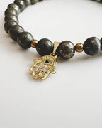 pulsera para mujer en piedra pirita con colgante mano de fatima 