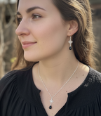 joyas de plata para mujer con nudo de bruja y piedras naturales de onix negro