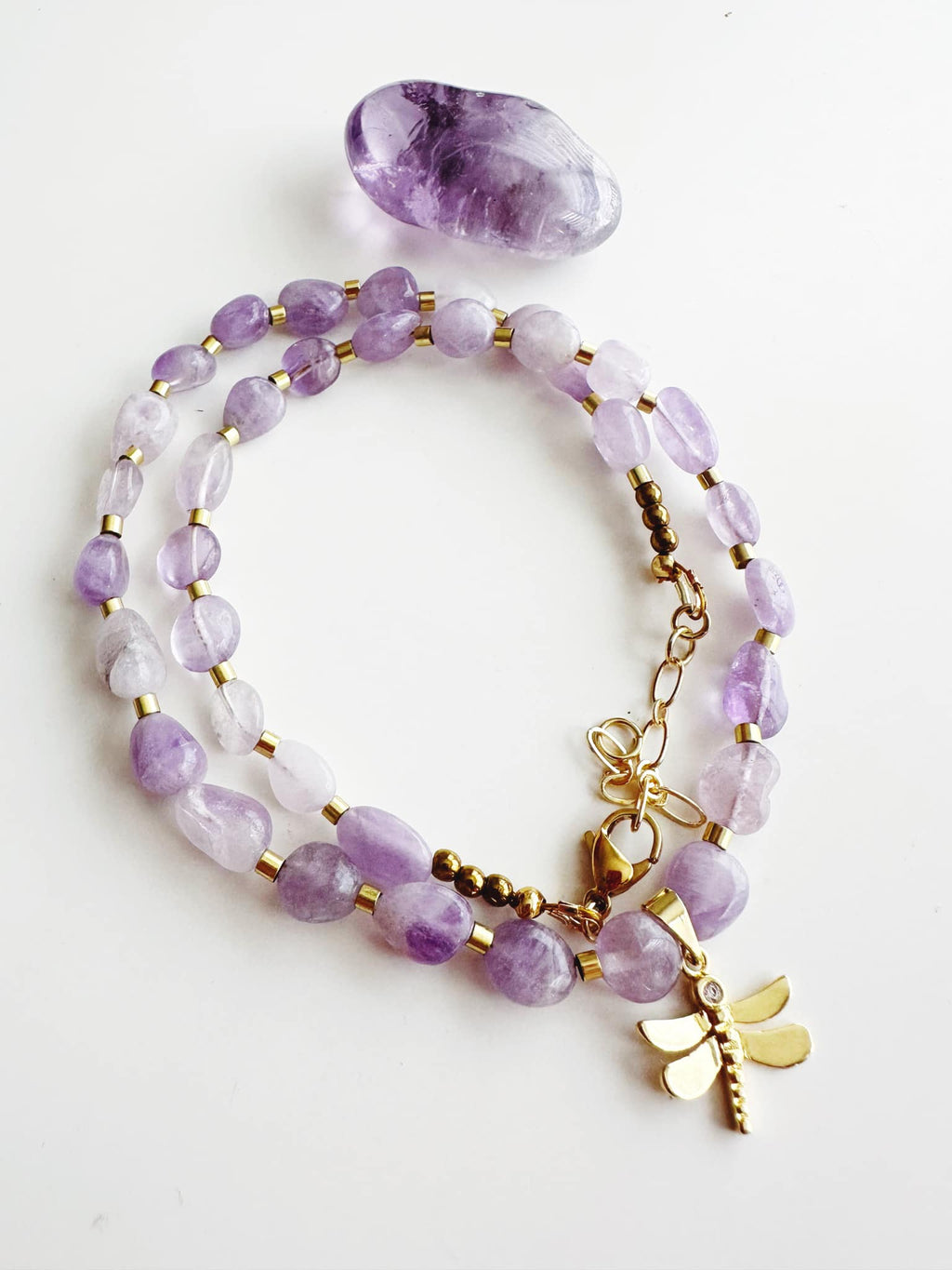 collar de libelula con piedras amatista