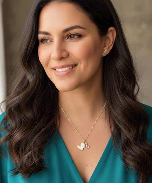 Collar Duo de Corazones . Incluye packing para regalo