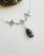 collar 3 nudos de bruja y piedra Labradorita central