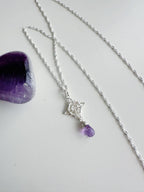 collar de plata 925 piedra amatista y nudo de bruja