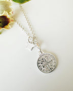 collar de mujer san benito con estrellita 