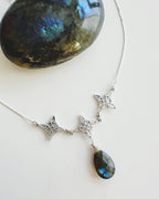 collar corto de plata 925 de nudo de bruja y piedra natural