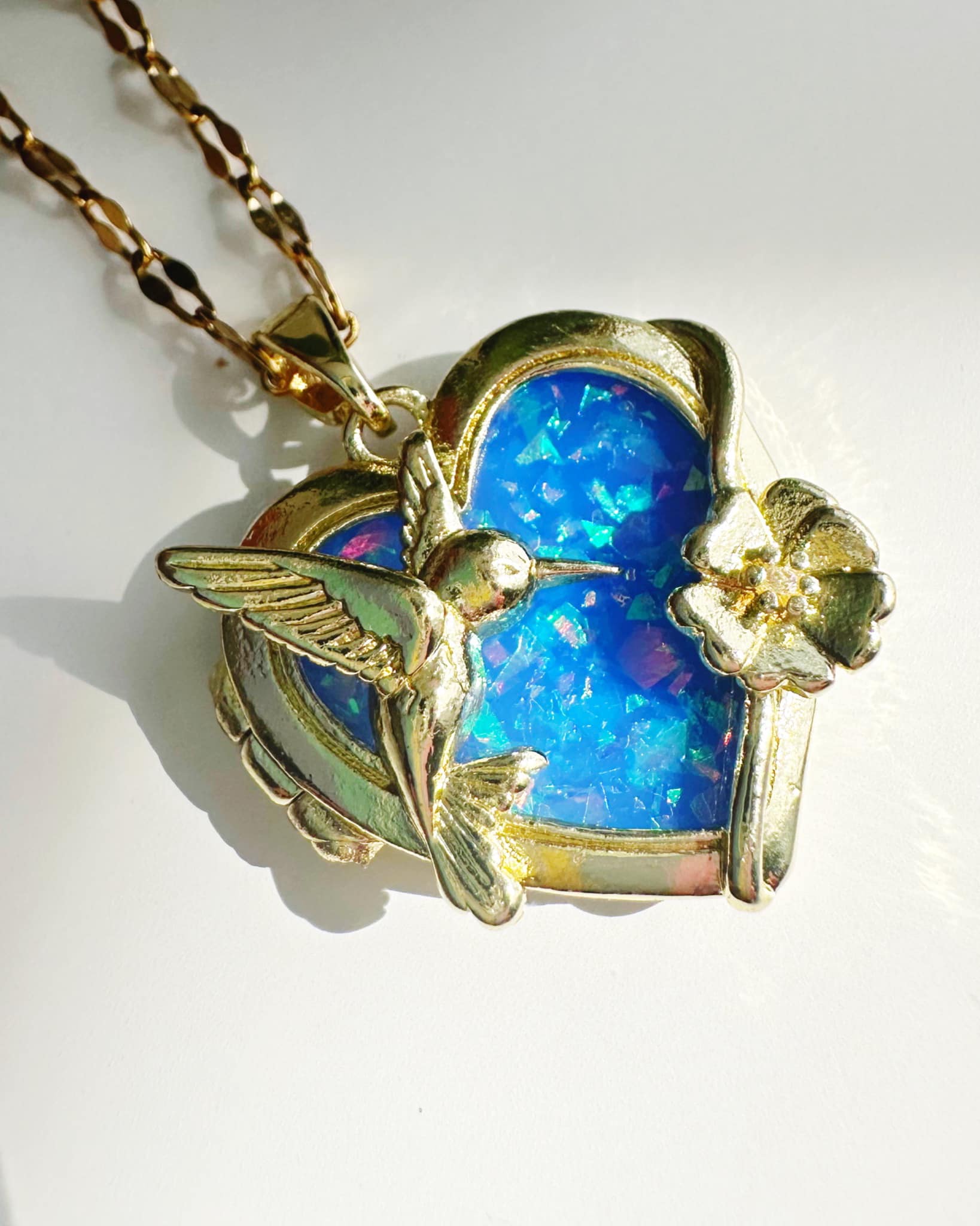 relicarios para mujer, joyas de relicarios, collar relicario, relicarios con foto, relicarios personalizados, joyas para mujer, joyas con valor sentimental, relicarios elegantes,relicarios de oro, relicarios modernos, joyas para regalo, relicarios corazón, relicarios con cadena, joyas conmemorativas, relicarios con diseño delicado, joyas para recordar, relicarios de mujer con foto, joyas clásicas para mujer, relicarios finos, joyas de amor y recuerdo,joyas románticas, joyas conmemorativas para mujer, relica