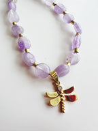 Collar Libelula en piedra Amatista. Incluye significado de la piedra y packing para regalo