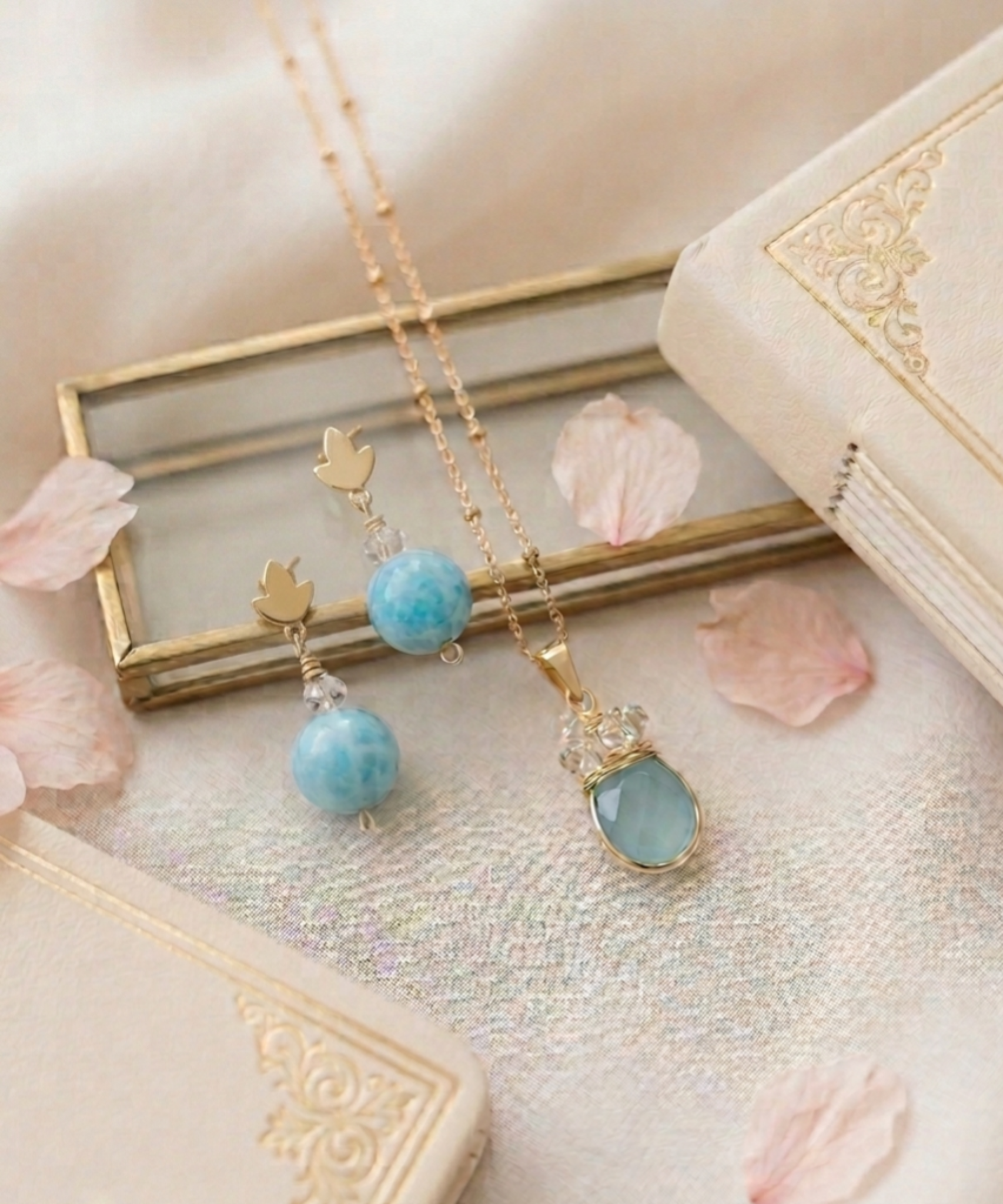 Conjunto “Luz del Cielo” – Collar y Aros en Tonalidades Celestes